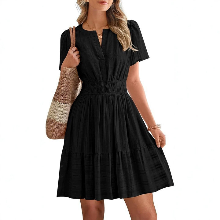 Damen Tailliertes Stufen-Midikleid mit Smokbund, V‑Ausschnitt und Eingrifftaschen Drune