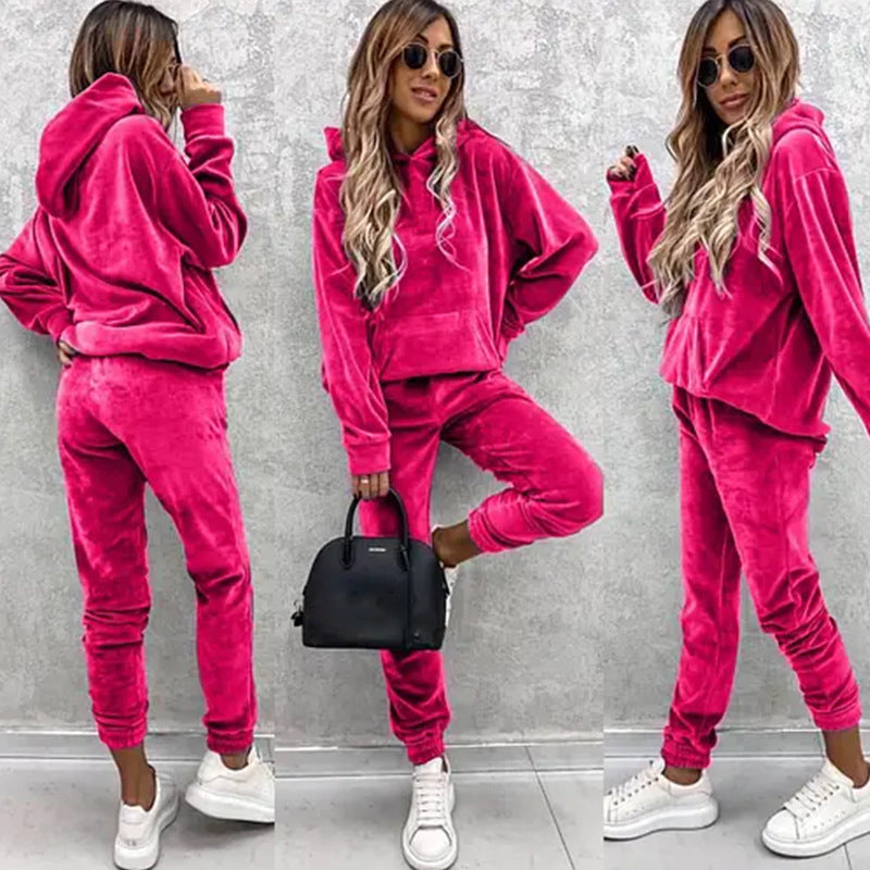 Damen Velours-Lounge-Set mit kuscheliger Kapuzenpullover und schmal zulaufender Jogginghose Drune