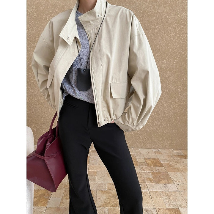 Damen lässige Übergangsjacke im minimalistischen Stil mit hohem Kragen und praktischen Taschen Drune