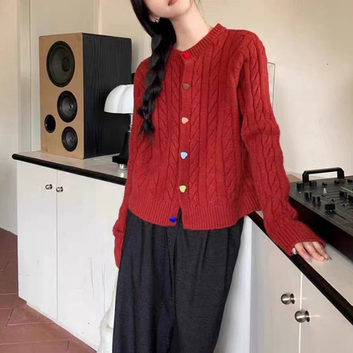 Damen Strickjacke mit Zopfmuster und bunten Knopfdetails Drune