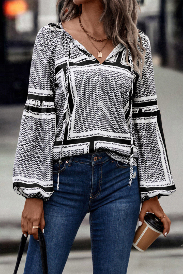 Damen Bluse mit eleganten Rüschendetails und modernem Muster Drune