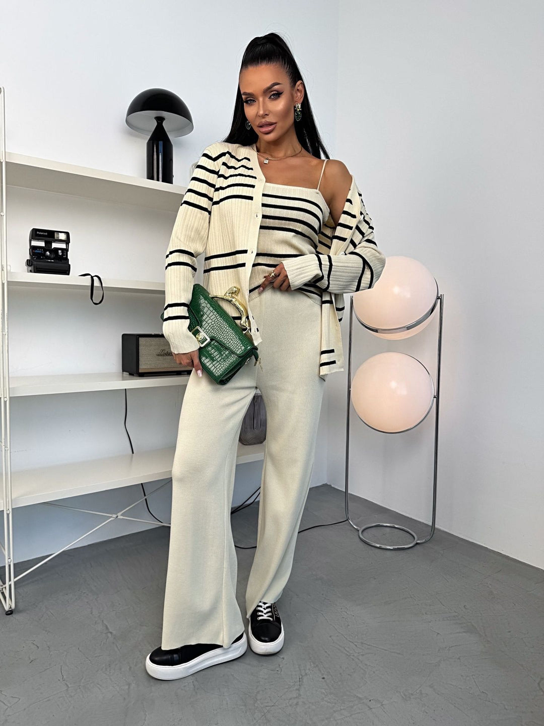 Damen Strick-Loungewear-Set aus Feinripp mit Button-Cardigan, Spaghetti-Top und weitem Jogger Drune