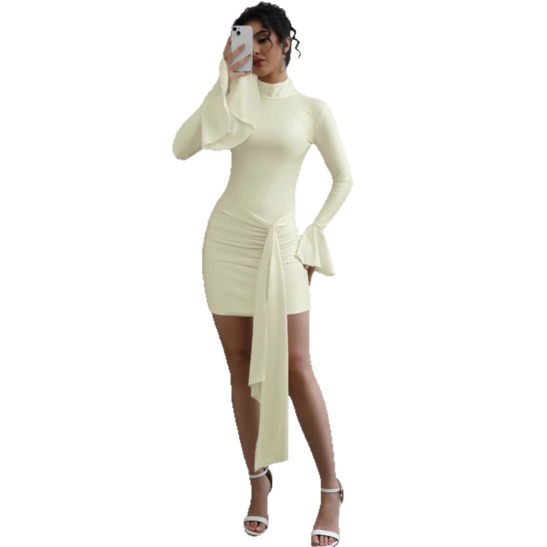 Damen Enganliegendes Mini-Kleid mit Rollkragen, Raffung, Bindeschal und Glockenärmeln Drune