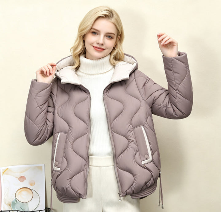 Damen nan wattierte Kurzjacke mit organischer Herzsteppung, abgerundetem Saum und paspelierten Pattentaschen Drune