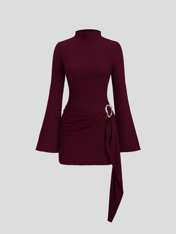 Damen nan figurbetontes Strick-Minikleid mit Stehkragen, Trompetenärmeln und seitlichem Drapé mit Zierring Drune