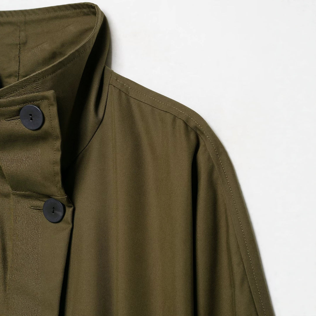 Damen Kurze Utility-Capejacke mit Tunnelzug, hohem Stehkragen und verstellbaren Ärmelriegeln Drune