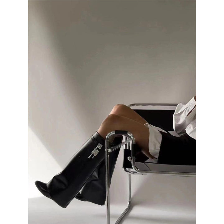 Damen kniehohe Lederstiefel mit konischem Schaft und Schloss-Applikation Drune