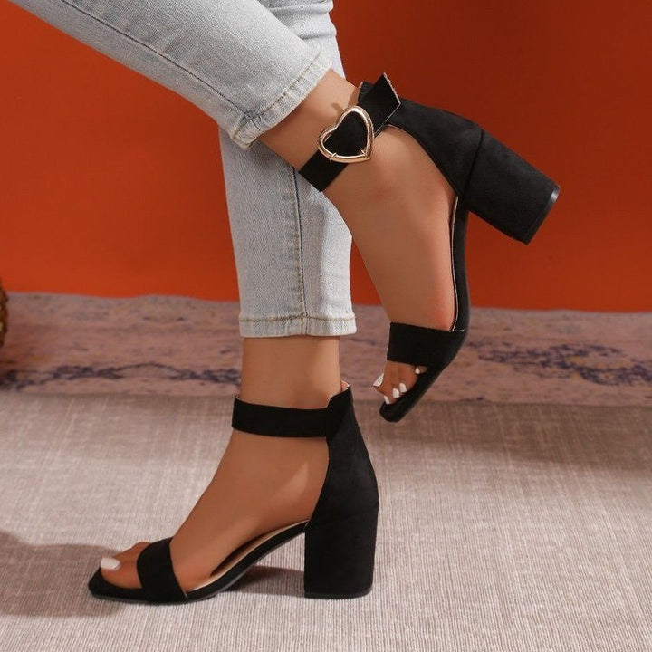 Damen Sandalen mit herzförmigem Schnallen-Detail und komfortablem Blockabsatz Drune