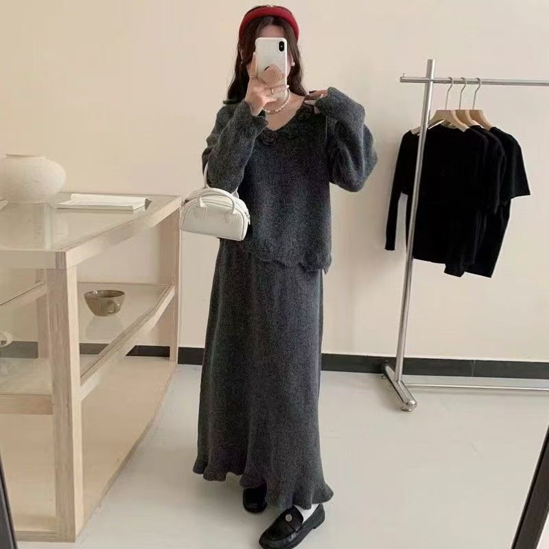 Damen elegantes Strickkleid mit einzigartigen Blütenapplikationen Drune