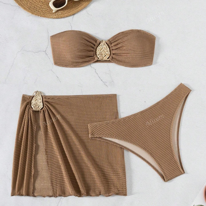 Damen Bikini-Set mit verziertem Wickelrock und elegantem Bandeau-Oberteil Drune