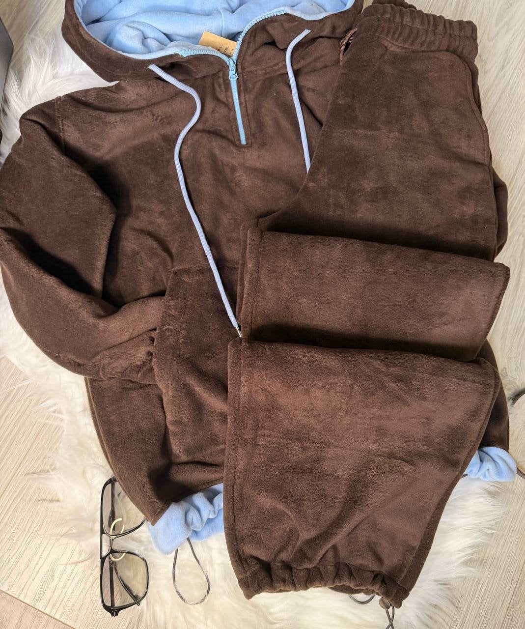 Damen Fleece-Loungewear-Set mit halbem Frontzip, gefütterter Kapuze und hochgeschnittener Komforthose Drune