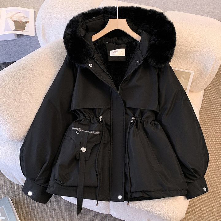 Damen nan kurzer Utility-Parka mit taillierendem Kordelzug, multifunktionalen Außentaschen und voluminöser Kapuzenblende Drune