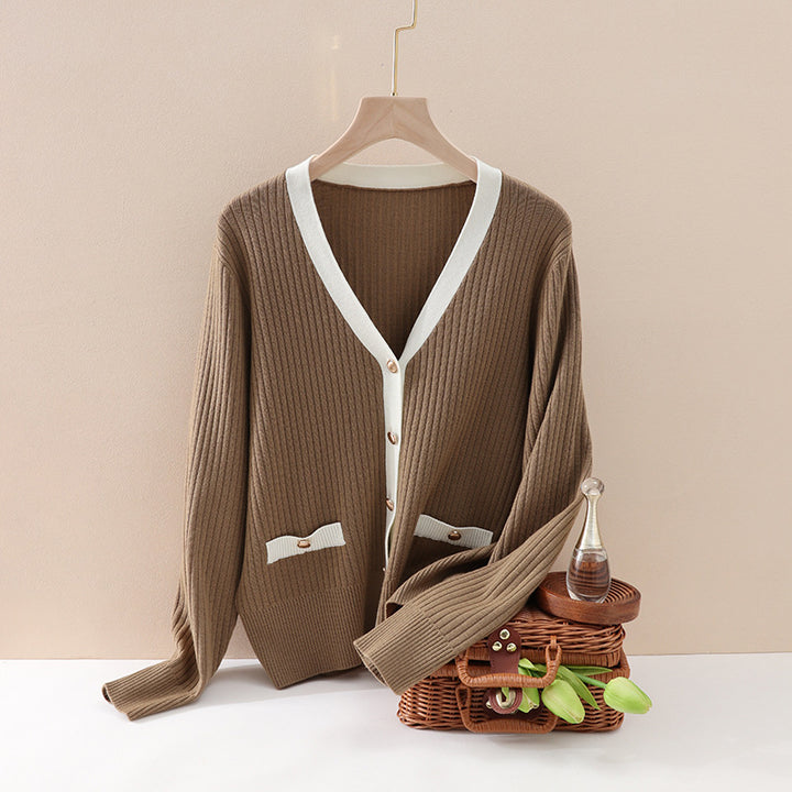 Damen Marin-inspiriertes Rippenstrick-Cardigan mit Polokragen und Zierknopfleiste Drune