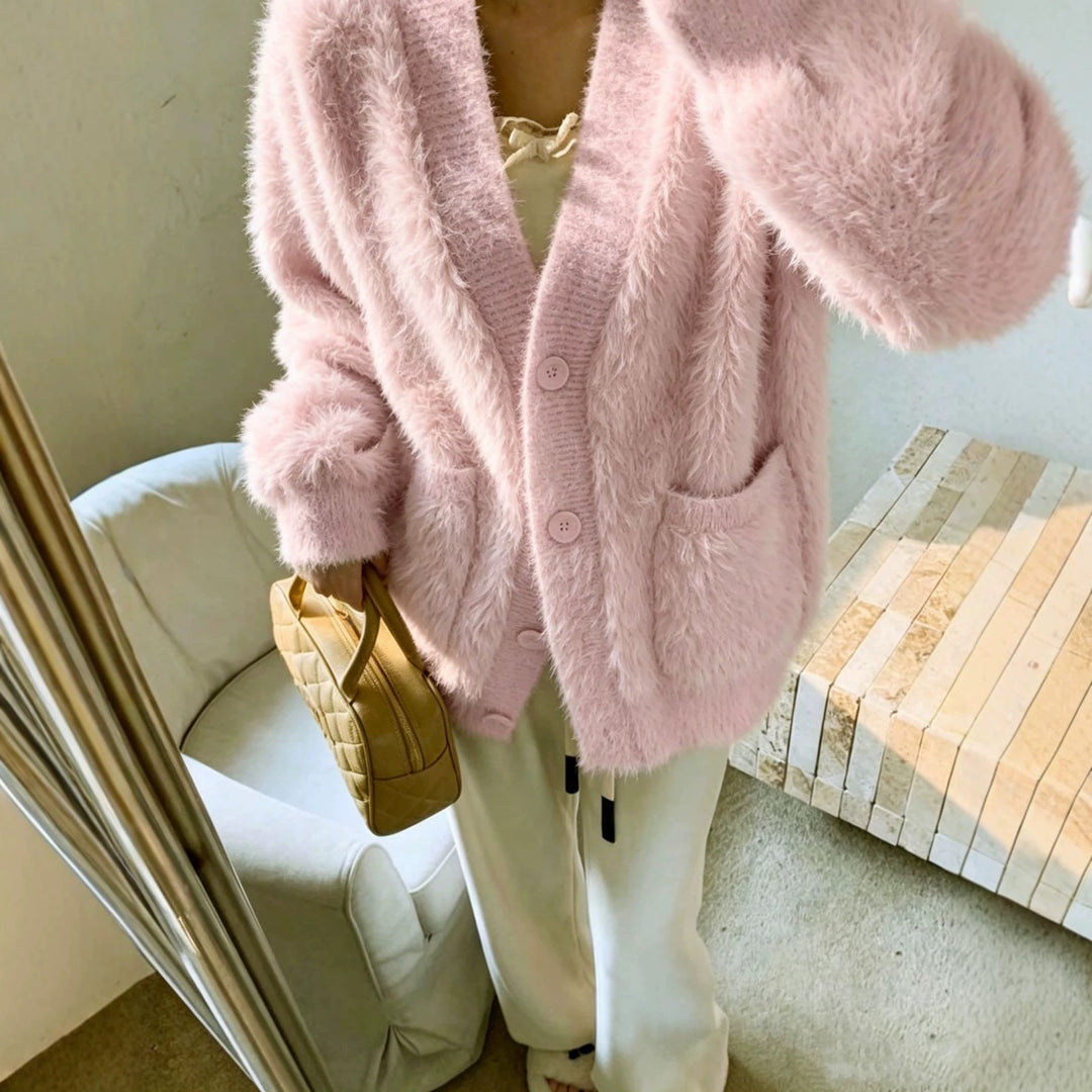 Damen Fluffy-Cardigan mit tiefem V-Ausschnitt, gerippter Knopfleiste und Eingrifftaschen Drune