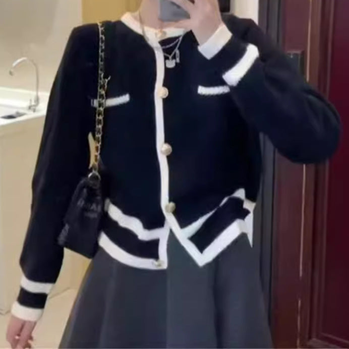 Damen modische Strickjacke mit dekorativen Taschen und kontrastierenden Details Drune