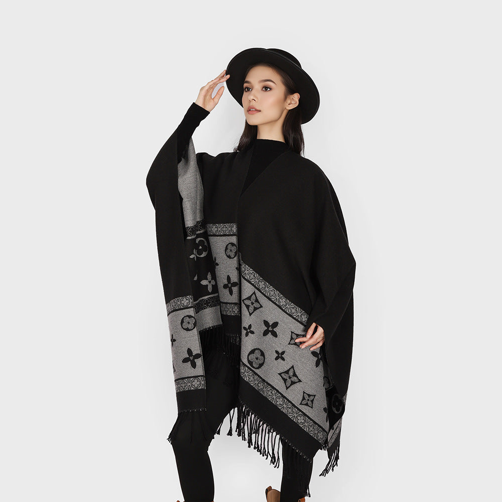 Damen Fransen-Capeponcho im Jacquard-Wollmix mit asymmetrischem Zipfelsaum Drune