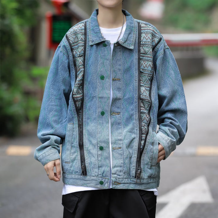 Herren Denim-Jacke mit buntem Ethno-Design und praktischen Reisverschlüssen Drune