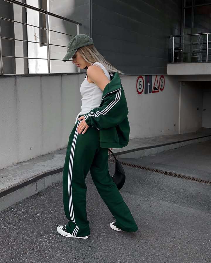 Damen sportlicher Velours-Sportanzug mit hohem Kragen und elegantem Reißverschluss Drune