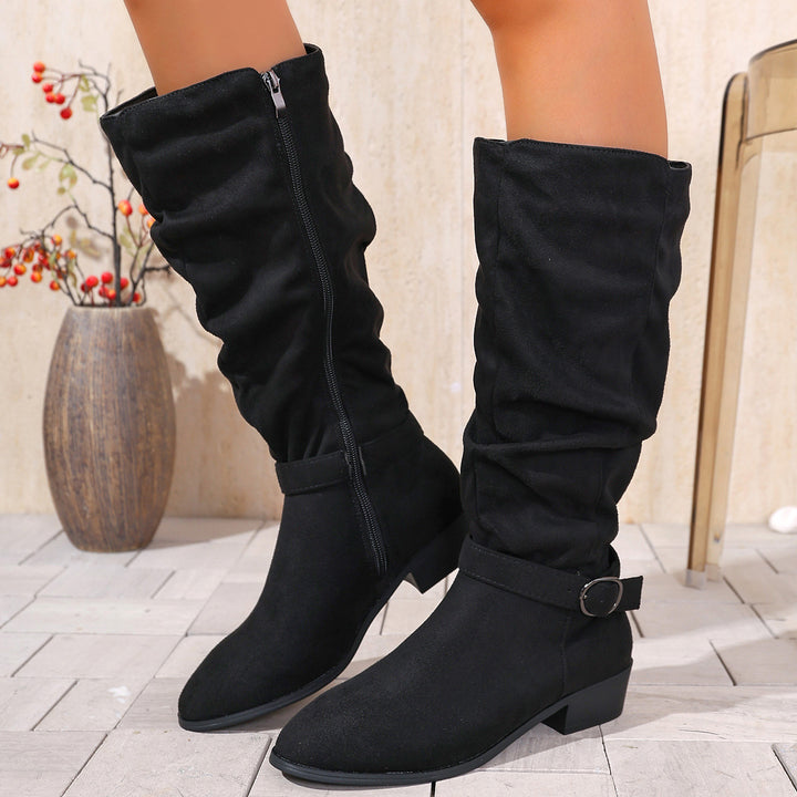 Damen kniehoher Slouch-Stiefel aus weichem Microvelours mit Ziergurt und niedrigem Blockabsatz Drune