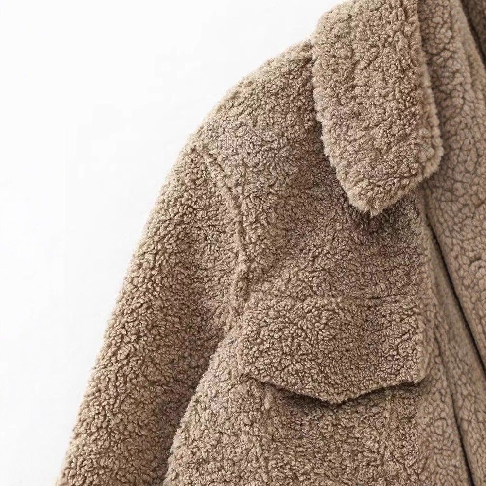 Damen Kurze Teddyjacke im Schaffell-Look mit weitem Kragen und Pattentaschen Drune