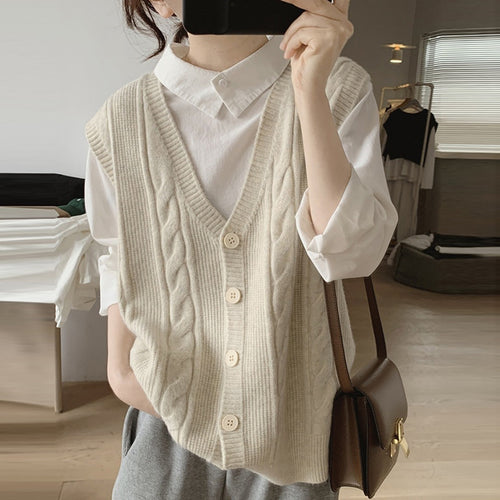 Damen Strickweste mit Zopfmuster und Knopfdetails Drune