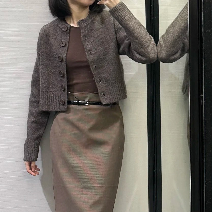 Damen modischer, kurzer Strickcardigan mit Knopfverschluss Drune