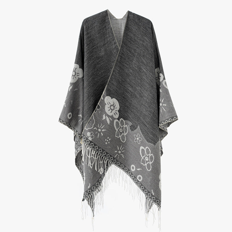 Damen Überwurfponcho im Kimono‑Stil aus Jacquardstrick mit floralem Bordürenmotiv und Fransensaum Drune