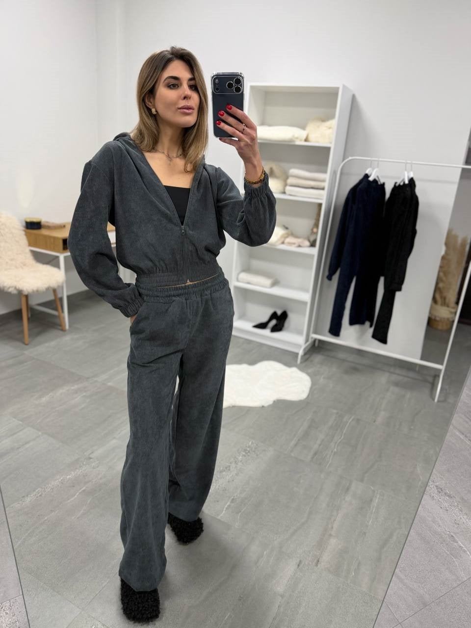 Damen weiches Cordvelours-Zweiteiler mit kurzer Kapuzenzipjacke und weiter Komforthose Drune