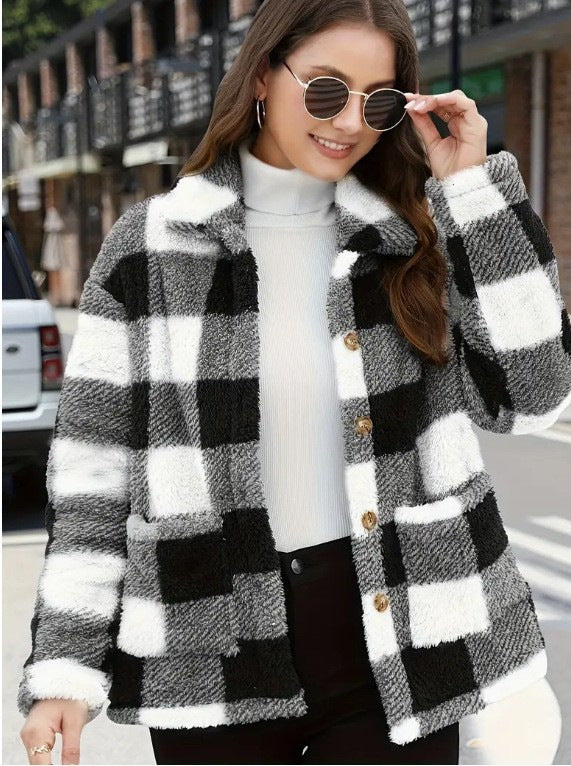 Damen nan gefütterte Karo Teddy-Fleece Shacket mit Knopfleiste und aufgesetzten Taschen Drune