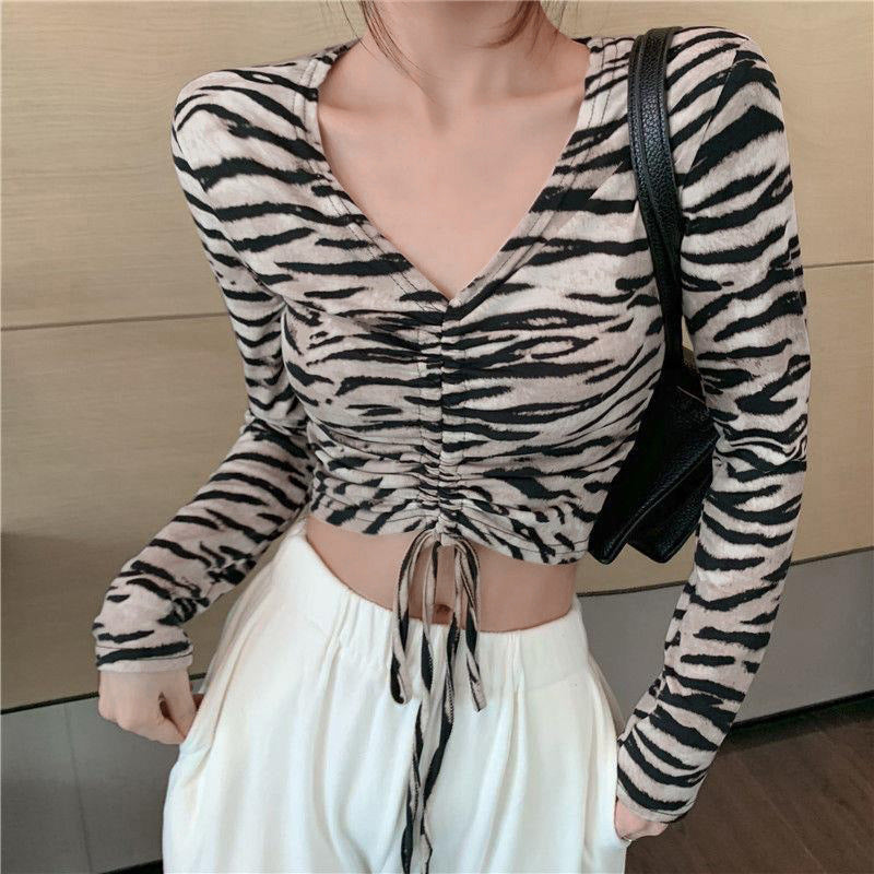 Damen Figurschmeichelndes Crop-Top mit schlanken langen Ärmeln Drune