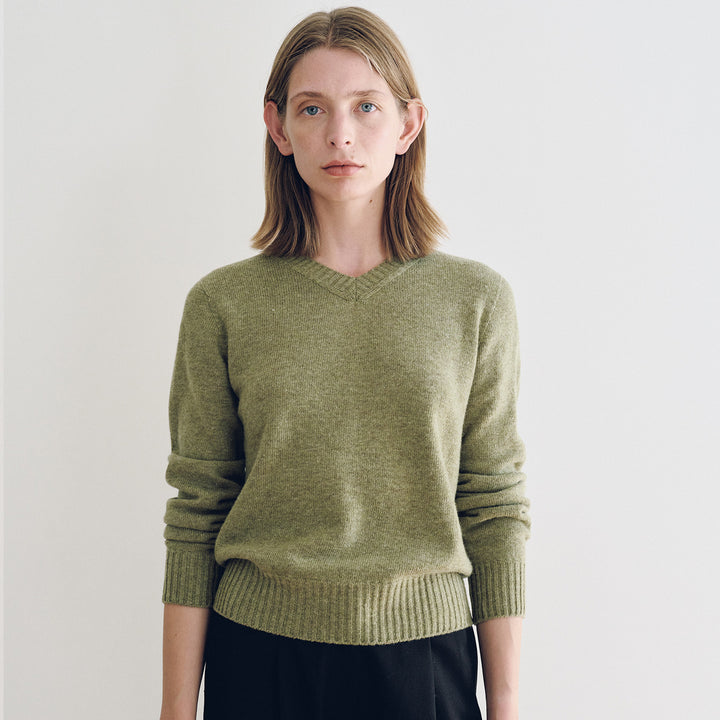 Damen Feinstrickpullover mit V-Ausschnitt und breitem Bündchen Drune