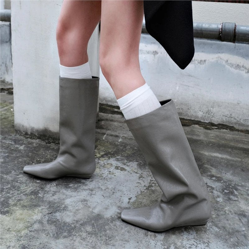 Damen Weiche kniehohe Slouch-Boots mit spitzer Zehenform und ergonomischer Flachsohle Drune