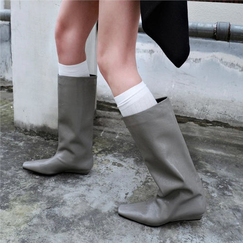 Damen Weiche kniehohe Slouch-Boots mit spitzer Zehenform und ergonomischer Flachsohle Drune