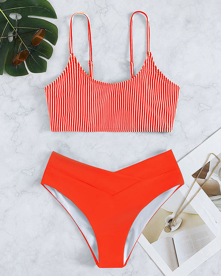 Damen Bikini-Set mit gestreiftem Oberteil und hoch geschnittenem Höschen Drune