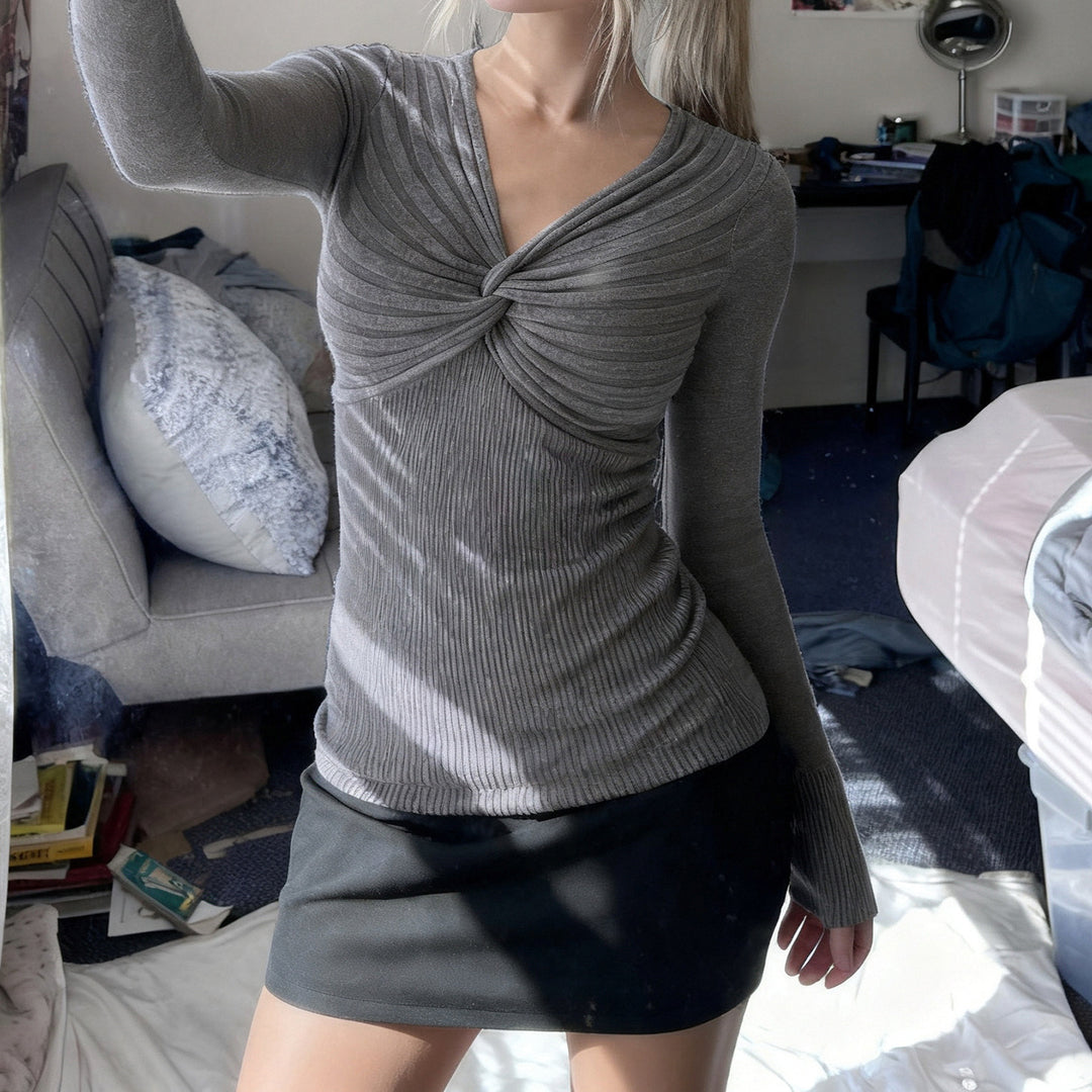 Damen Feinstrick-Pullover mit gedrehtem Vorderteil und taillierter Rippstruktur Drune