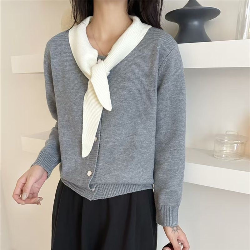 Damen modische Strickjacke mit dekorativem Schal und Knopfdetails Drune