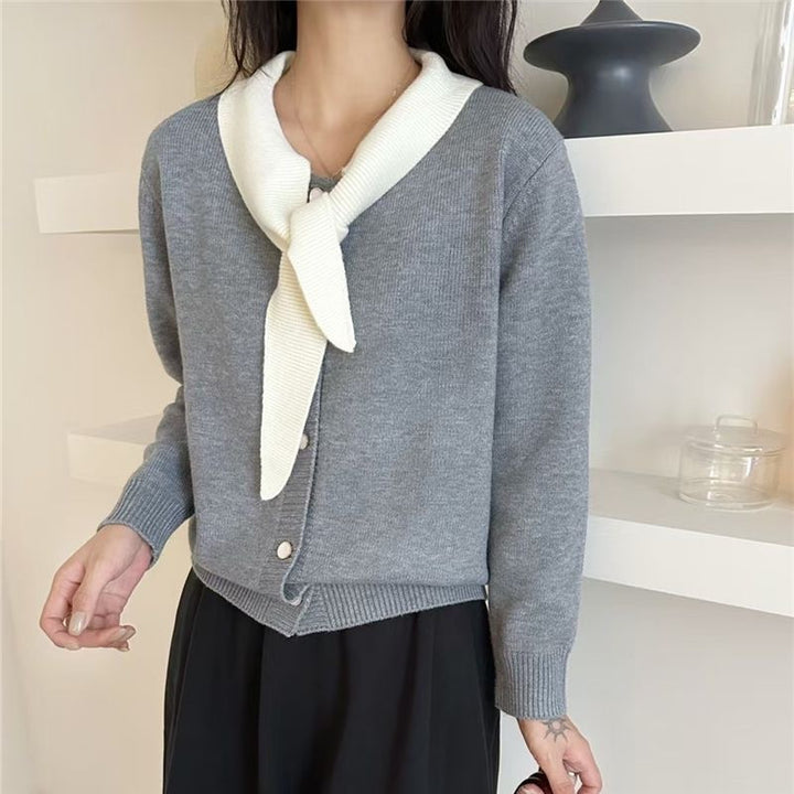 Damen modische Strickjacke mit dekorativem Schal und Knopfdetails Drune