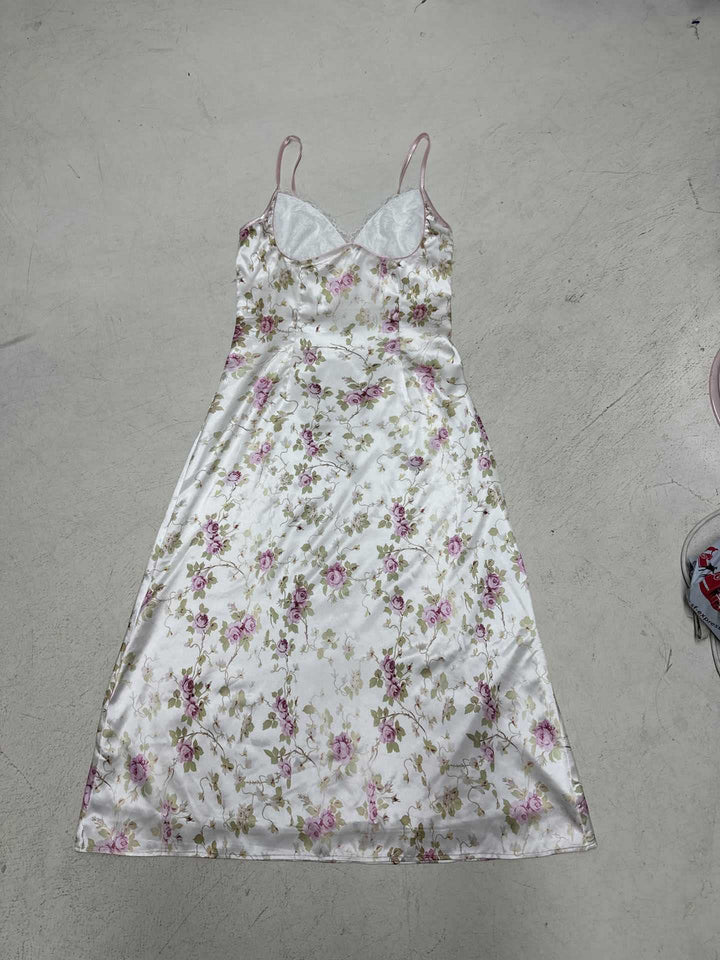 Damen Nachthemd aus satin mit romantischem Blumenmuster und verstellbaren Spaghettiträgern Drune