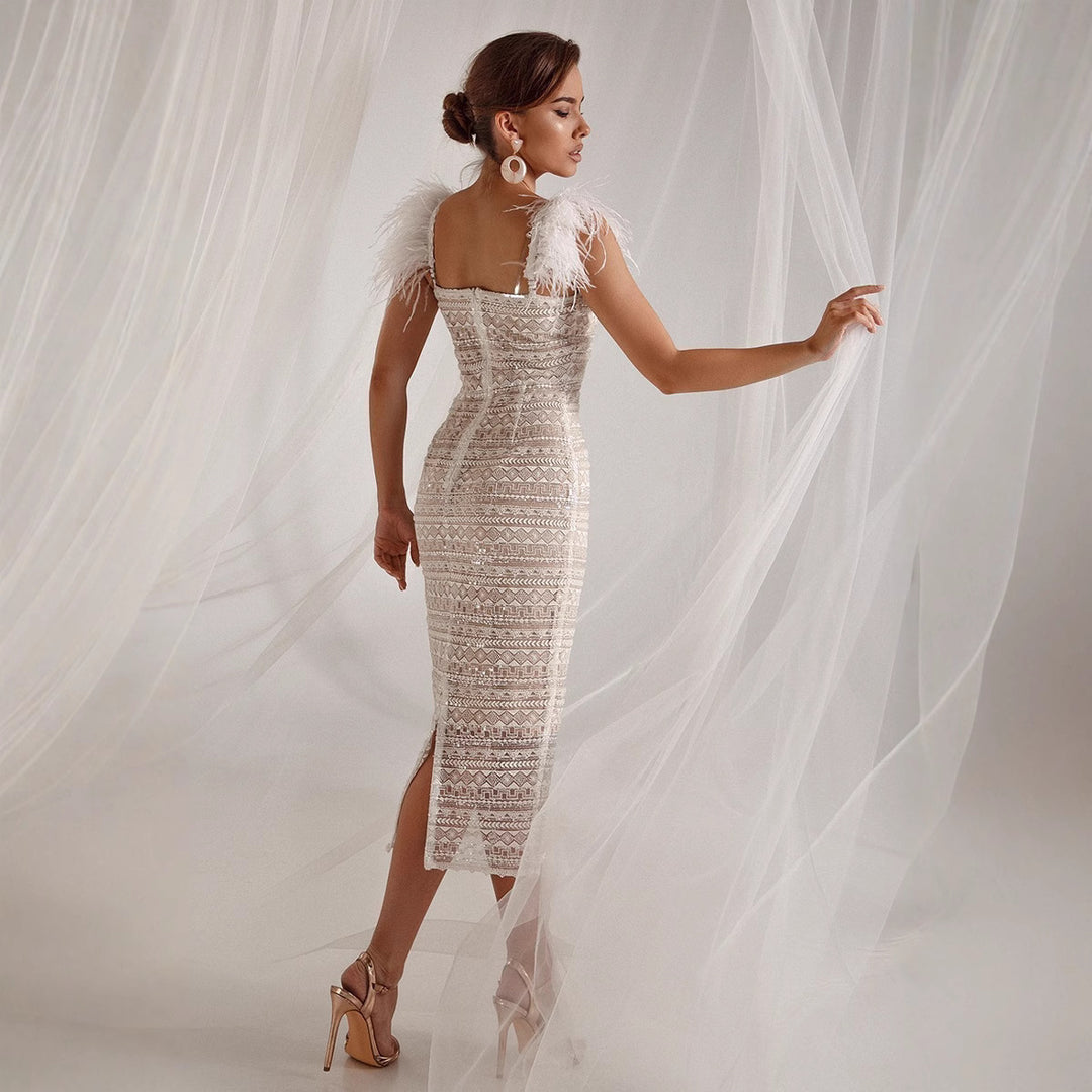 Damen Elegantes Midikleid mit Pailletten-Besatz und federverzierten Schulterpartien Drune