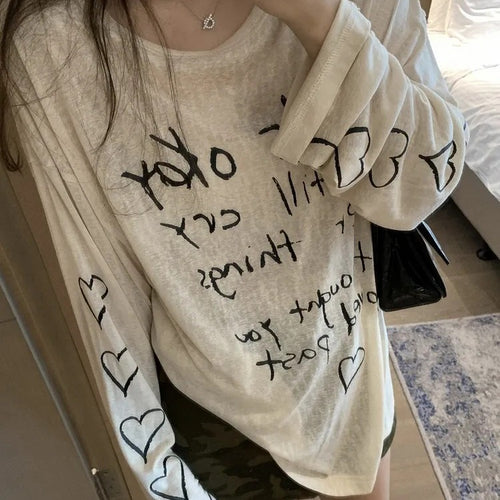Damen lässiges Oversized-Oberteil mit off-Shoulder Design und künstlerischem Schriftzug Drune