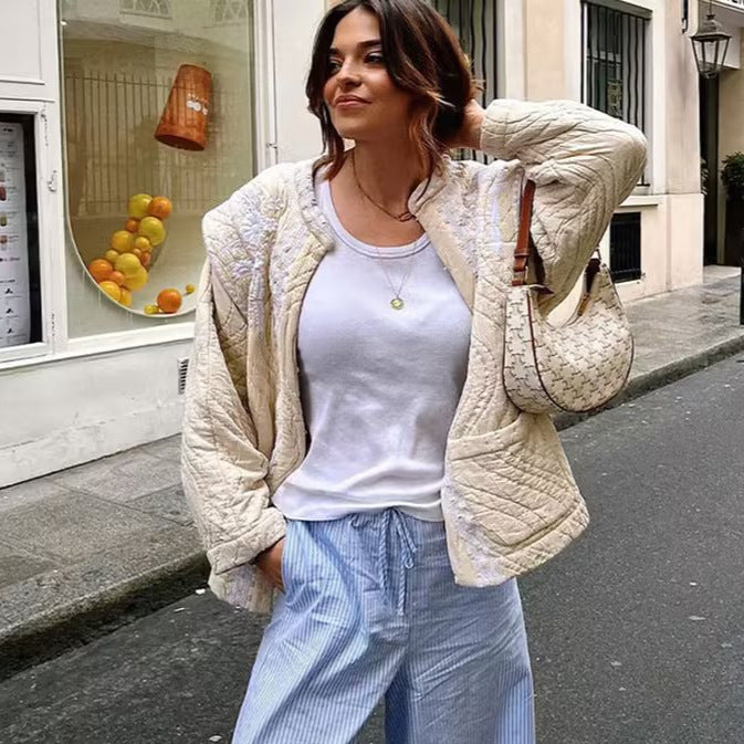Damen nan gesteppte Jacke mit floraler Stickbordüre, geradem Schnitt und Rundhals Drune