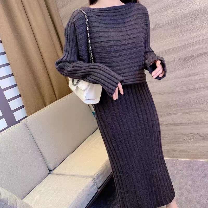 Damen Strickkleid mit asymmetrischem Ausschnitt und feiner Rippenstruktur Drune