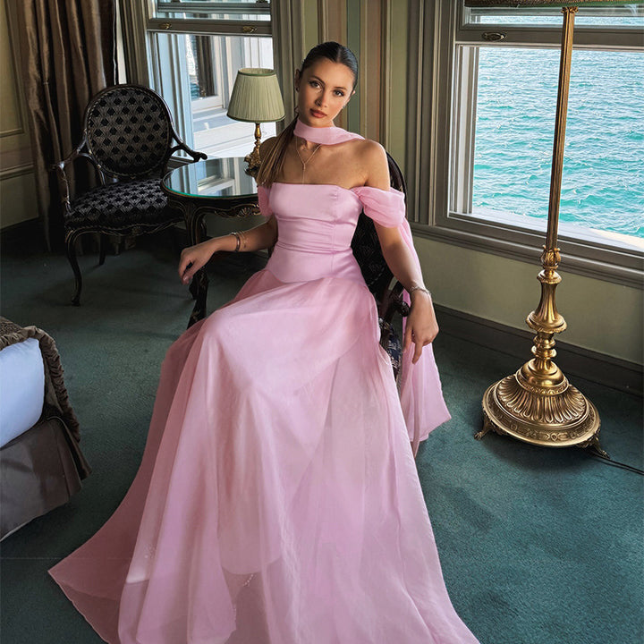 Damen Abendkleid mit schulterfreiem Design und eleganten Rüschen akzenten Drune