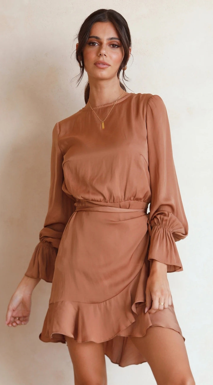 Damen Wickelkleid mit schwingenden Volant-Ärmeln und elegantem Taillenband Drune