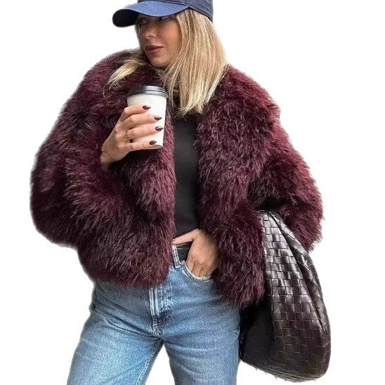 Damen Kurzjacke im Cropped‑Schnitt aus fluffigem Hochflor‑Faux‑Fur mit tiefem Schalkragen Drune