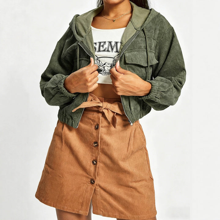 Damen Kurzjacke aus Cord mit Kapuze, Reißverschluss und aufgesetzten Brusttaschen Drune