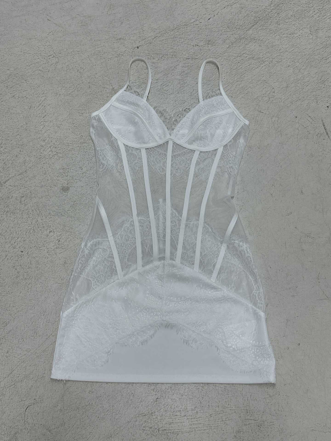 Damen figurbetontes Spitzenhemd mit transparenten Einsätzen Drune