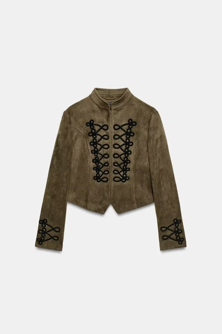 Damen Kurze Velourslederjacke im Military‑Look mit Stehkragen und dekorativen Kordelapplikationen Drune