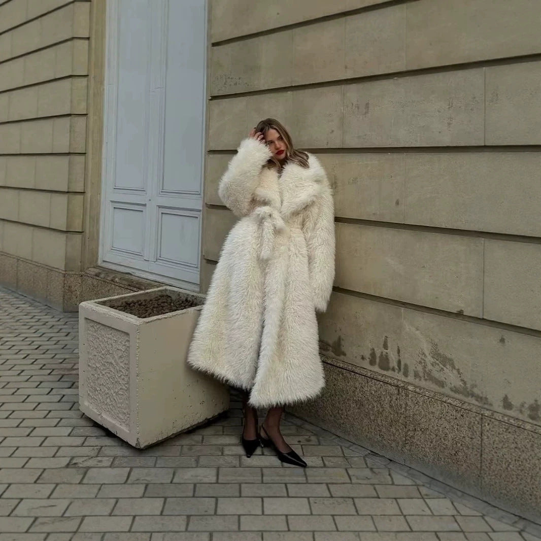 Damen Maxi Kunstpelzmantel mit voluminösem Schalkragen und Wickelgürtel Drune