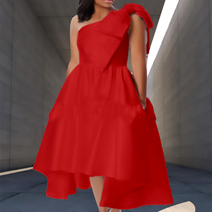 Damen asymmetrisches Kleid mit voluminösem Schößchen und elegante Drapierung Drune